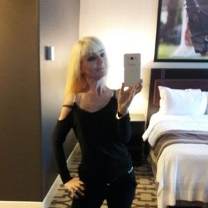 Meet your Posher, Debbie